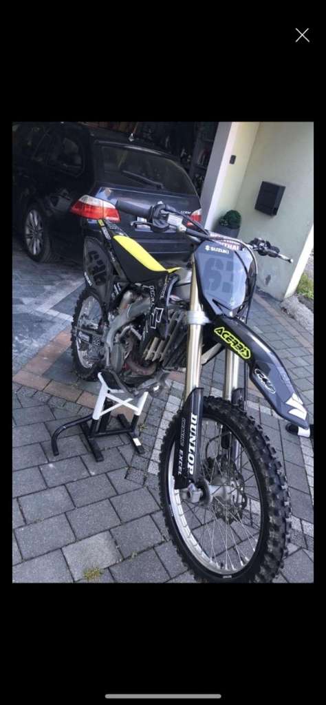 Suzuki RMZ-250 Motocross