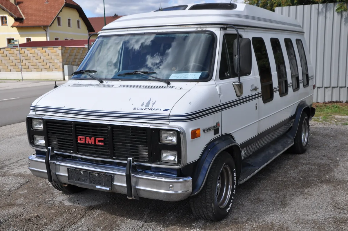 General Motors Truck/Coach Starcraft Vendura GT Series 5.7 V8