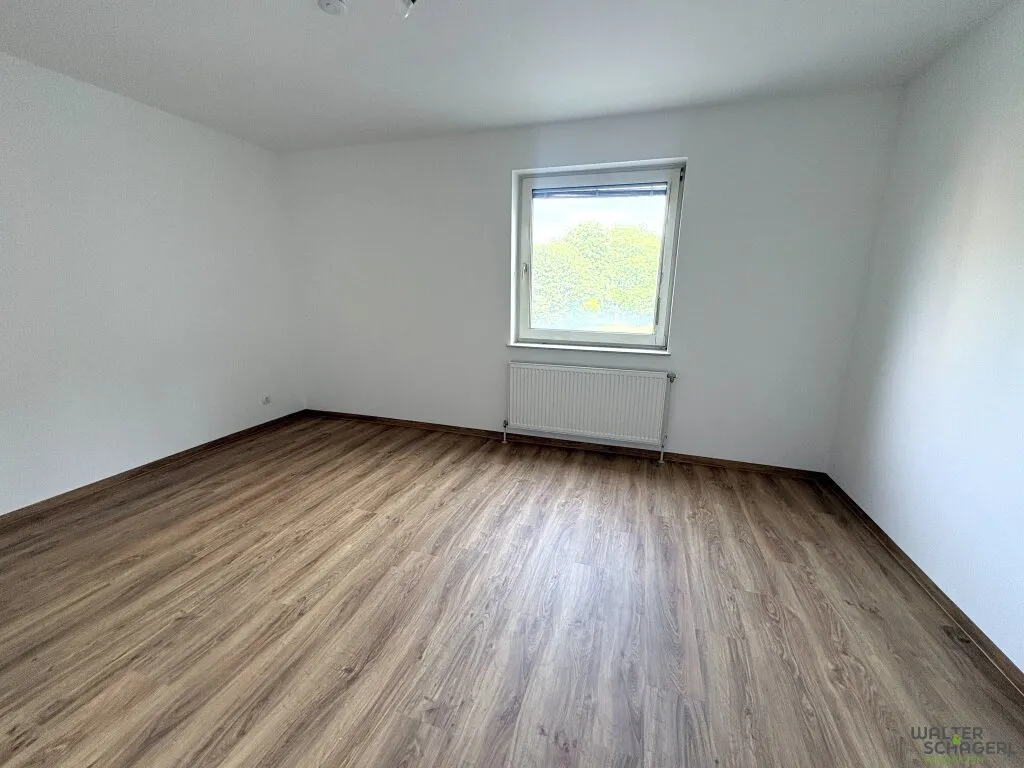 Helle 3 Zimmer Wohnung mit Loggia - Ansicht 2
