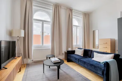 Blueground ID39, Landstraße