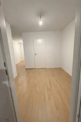 Traumhafte 2,5 Zimmer Wohnung mit Blick in den Innenhof – Bild 2