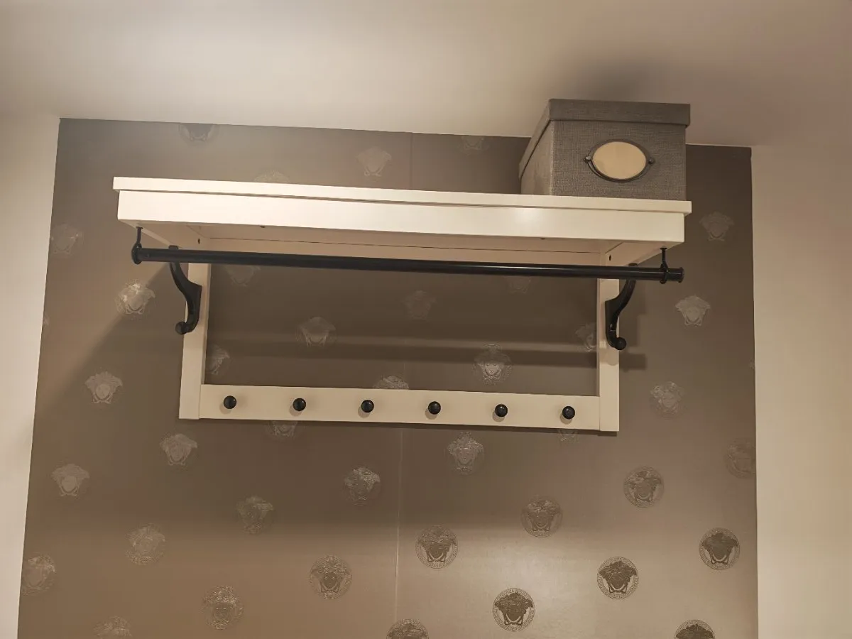 IKEA HEMNES Hutablage, € 45,- (1110 Wien)