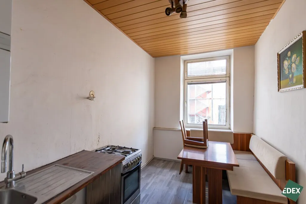 1-Zimmer-Wohnung mit Sanierungsbedarf und Potenzial zur 2-Zimmer-Lösung bei der U3 – pohled 3