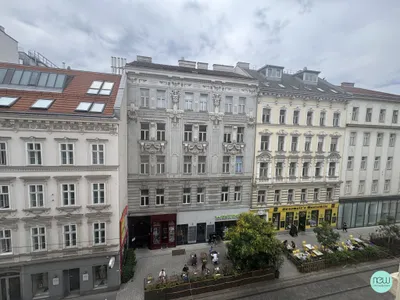 helle, unbefristete, gepflegte 78 m² Altbauwohnung / Flügeltüren – Bild 2