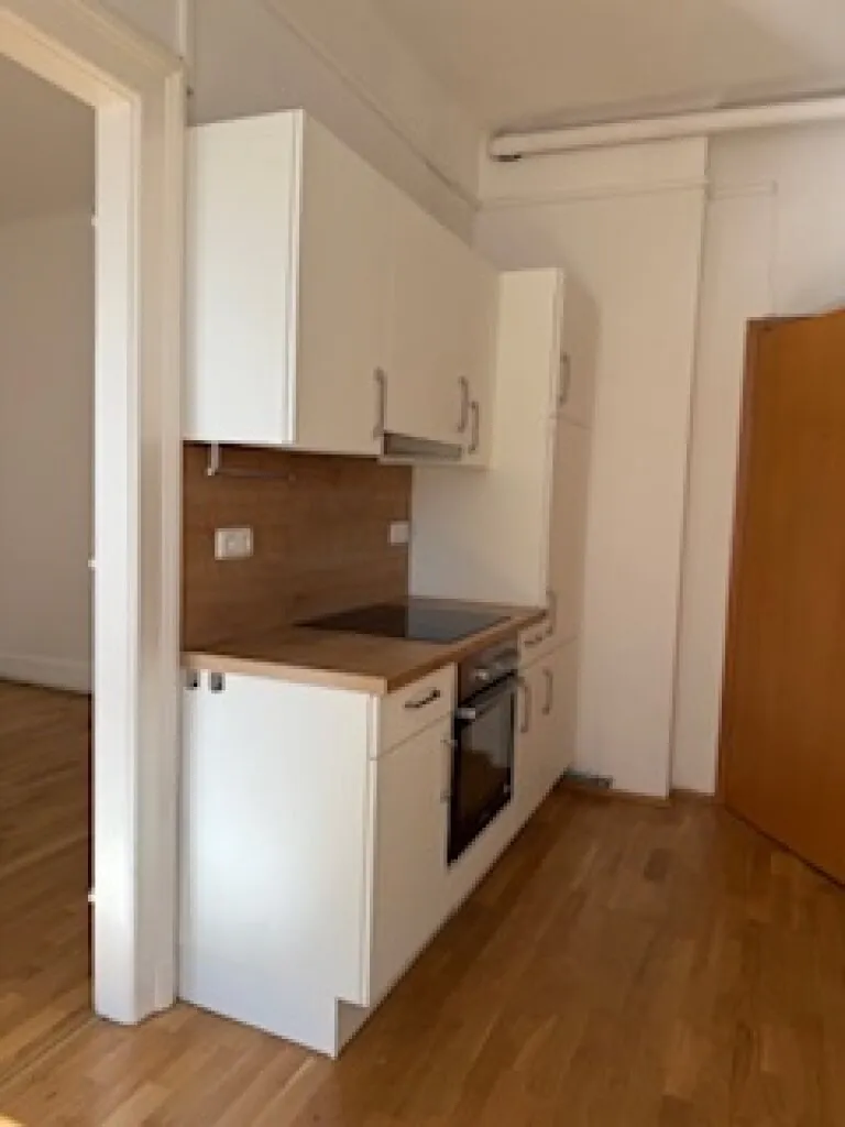Klein und fein: Schön sanierte 2-Zimmer-Wohnung: Küche/Essen, kleines Bad und ein Schlafzimmer in Graz - ideal für Studierende durch die zentrale Lage! Hochparterre, fahrradabstellplatz im Freien, o