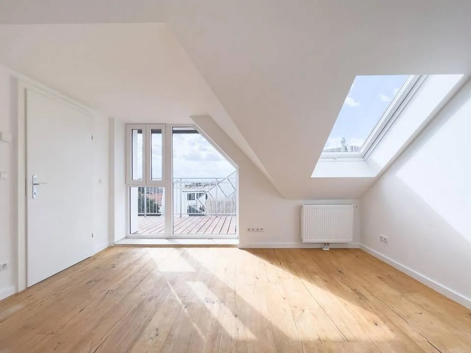 Perfekte 3 Zimmer Dachgeschoß Pärchenwohnung mit 26 m² Terrasse mit Panoramablick über Wien und 7 m² Balkon auf der Wohnebene in einer Stilzinsvilla in einer der schönsten Grünwohnlage Wiens - Ansicht 3