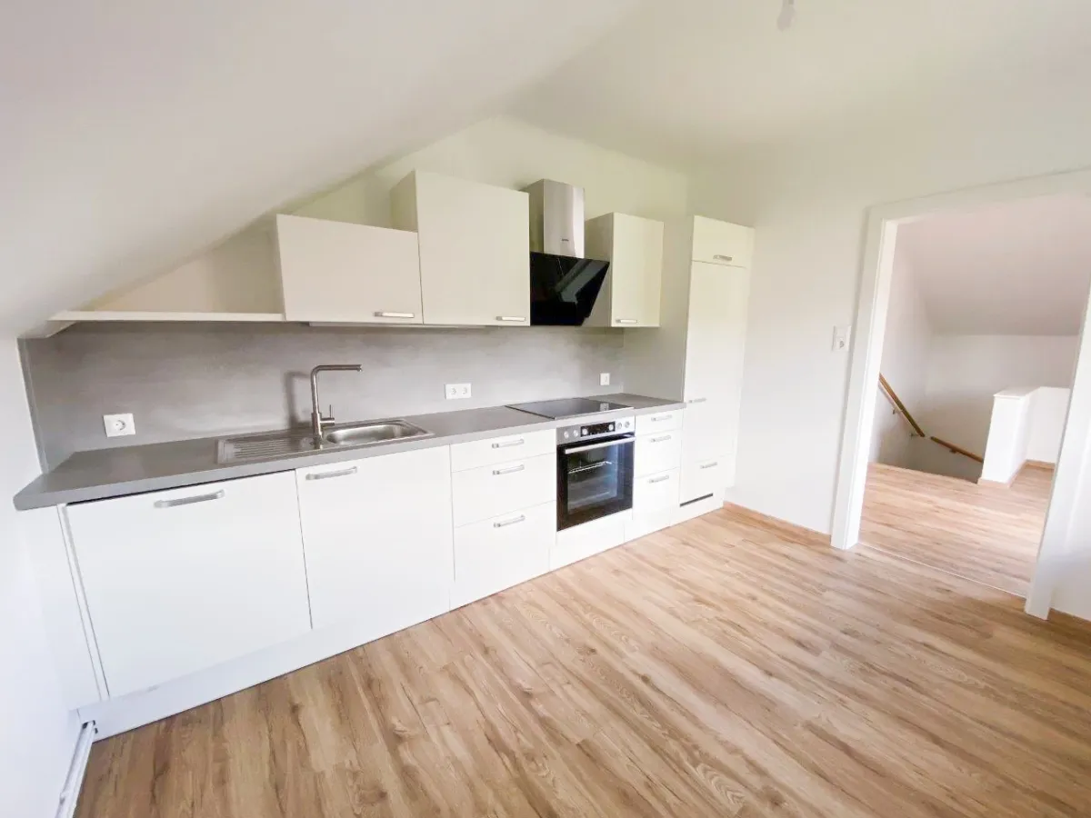 [06790] 75 m² 3-Zimmer-Dachgeschoß Mietwohnung in Pottenstein - neu saniert! – pohled 2