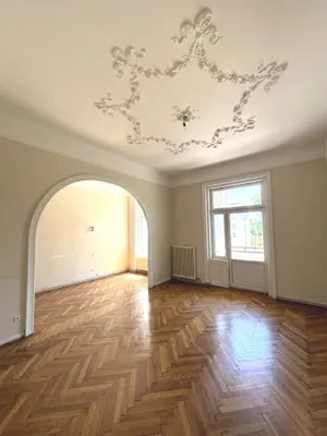 1040! ERSTBEZUG - Sanierung läuft: "6 ZIMMER & 2 BÄDER & BALKON ab Oktober 26 - Altbaujuwel in der Taubstummengasse" – Bild 2