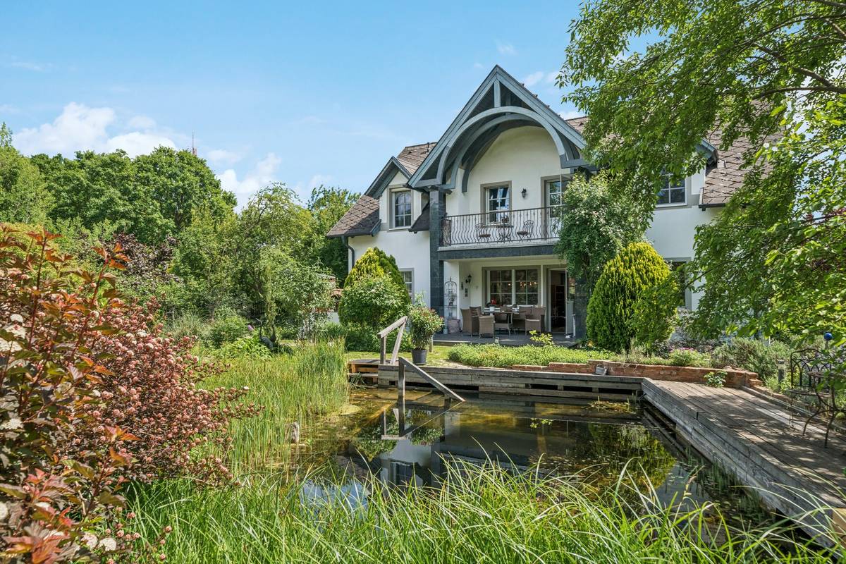 Exklusives Landhaus in Stoob - Großzügiges Wohnen mit Traumgarten und privatem Teich!, Stoob