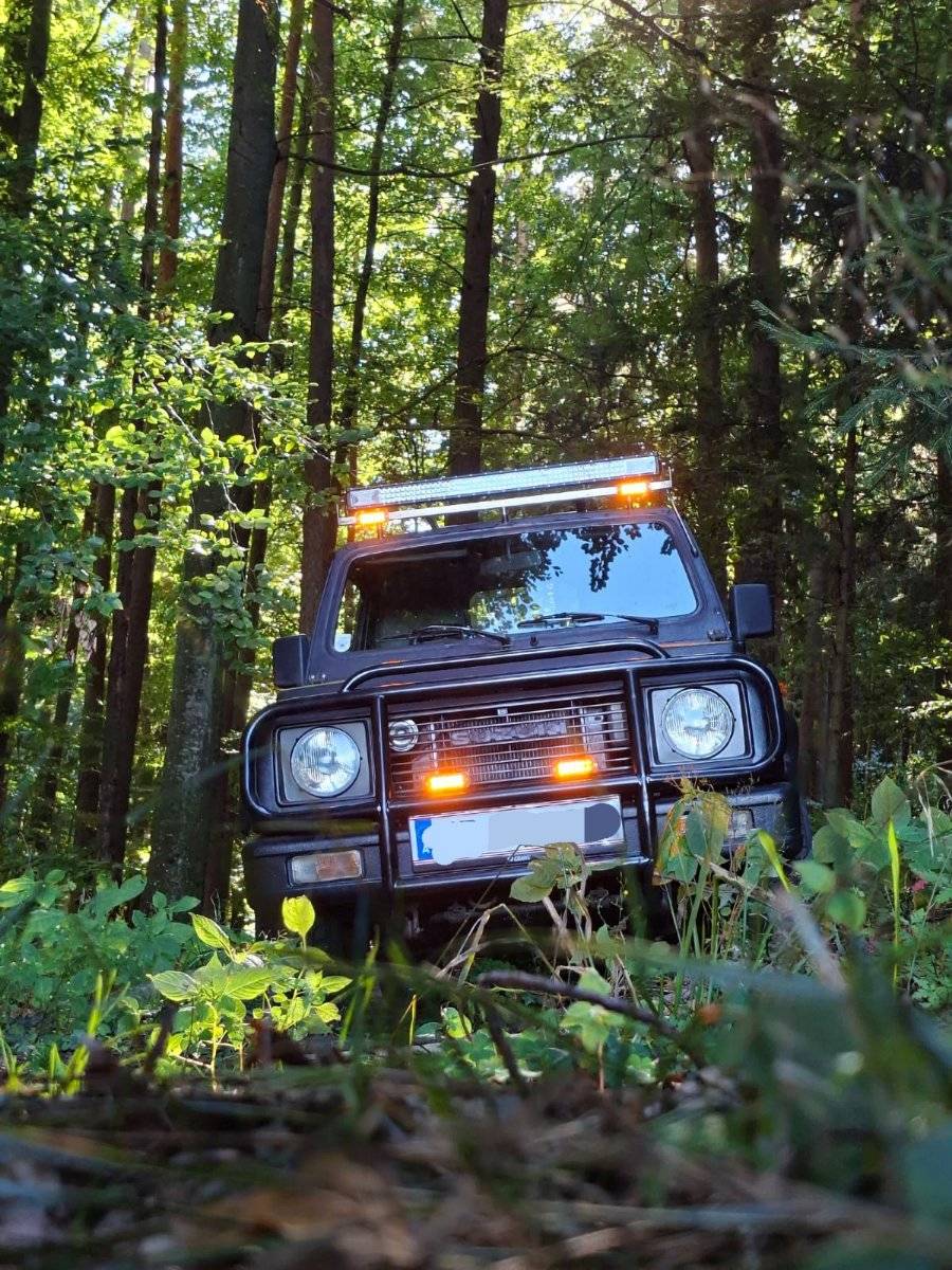 Suzuki SJ 413