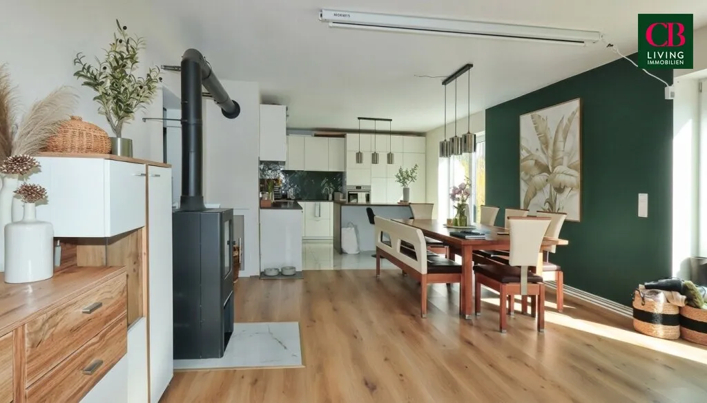 FAMILIENFREUNDLICHES HAUS MIT SCHÖNEM GARTEN