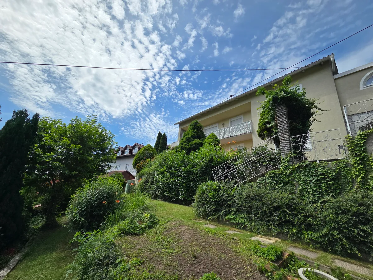 Zweifamilienhaus mit WEITBLICK in begehrter Steyregger Aussichtslage, Steyregg