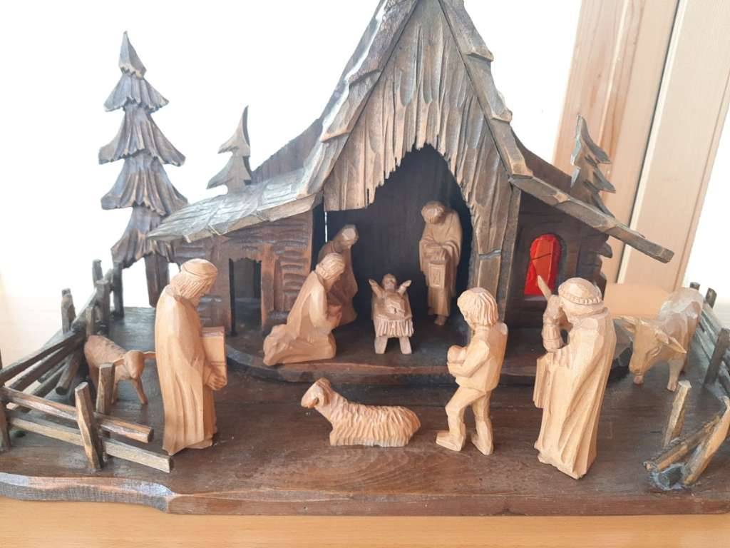 krippe geschnitzt Krippenfiguren Holzkrippe Orientalische Krippefiguren Krippenfiguren Weihnachtskrippe Krippenstall Kripperl