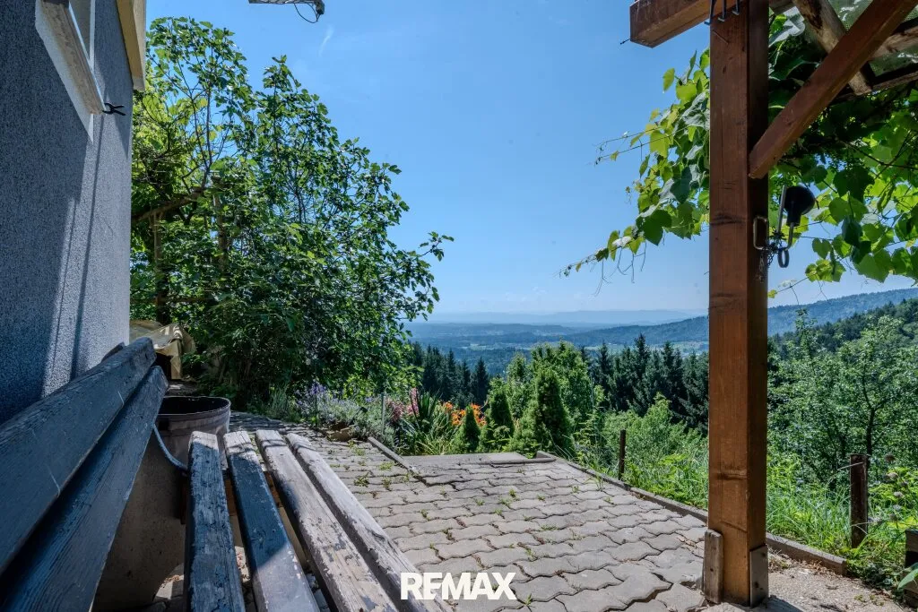 Fernblick & 4.994 m² Grund - Wohnhaus mit Bauplatz-Potenzial - Widok 2