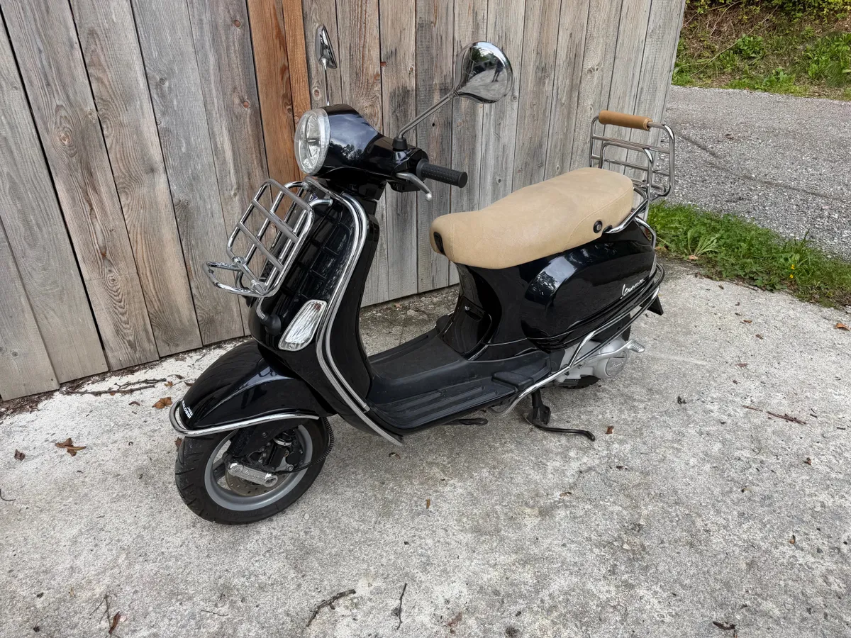Vespa LX