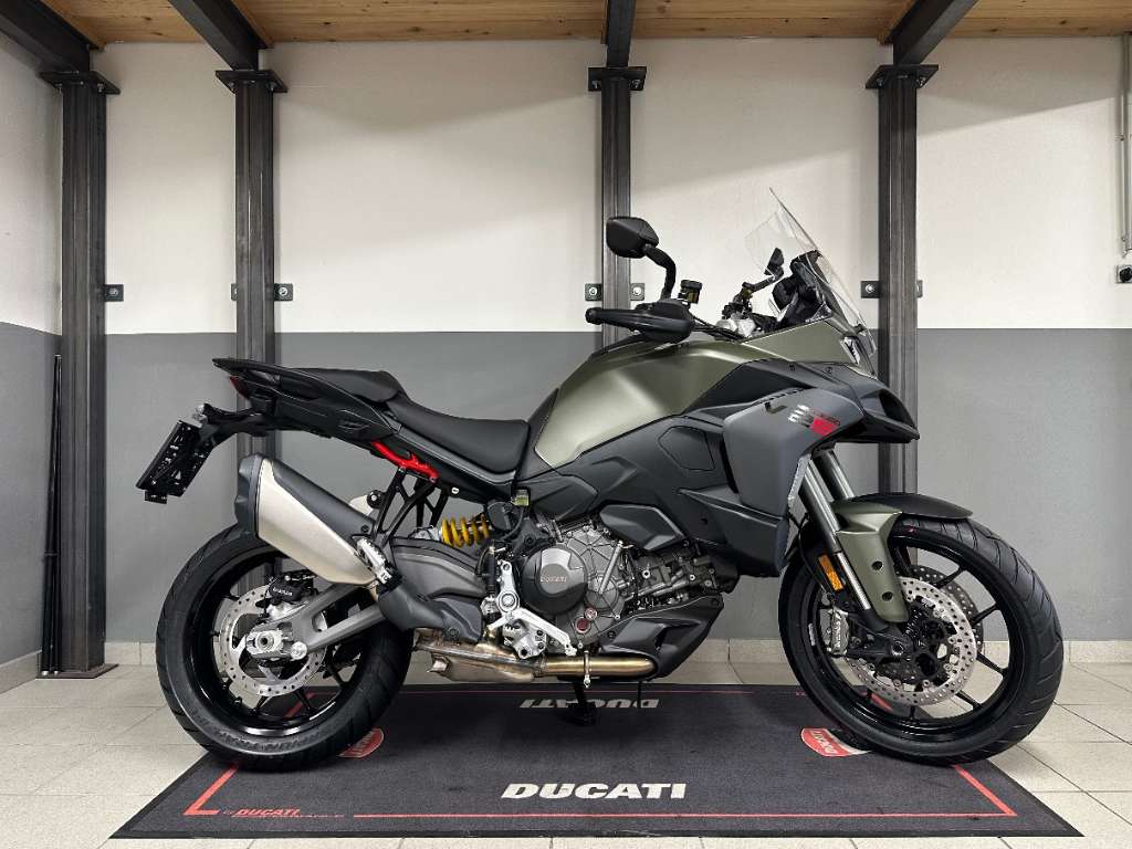 Ducati Multistrada V2 S (2G) im Schauraum Tourer