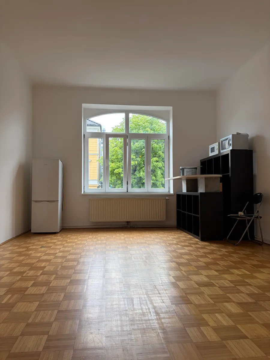 TEILMÖBLIERTE 2 ZIMMER-ALTBAUWOHNUNG nähe Lenaupark - Widok 2