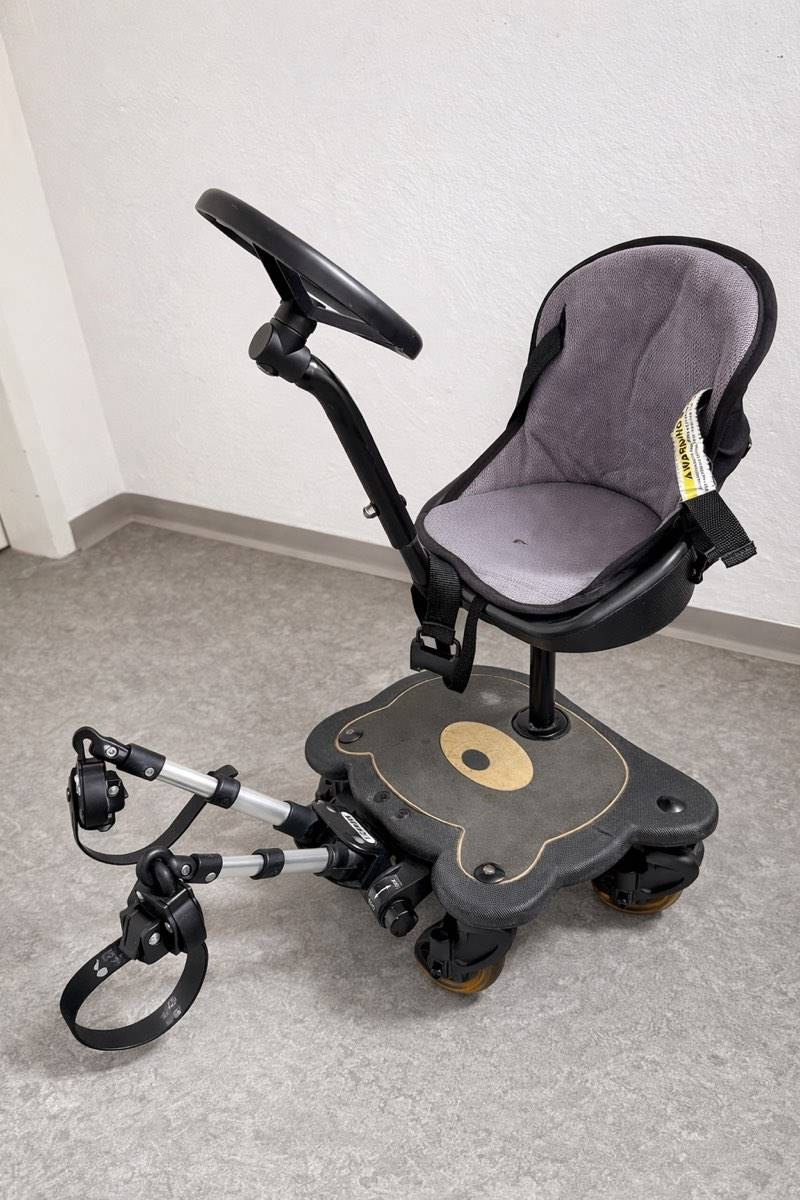 Kinderwagen Board mit Sitz & Lenkrad - Rder leuchten - alles funktioniert,   40,- (1100 Wien) - willhaben