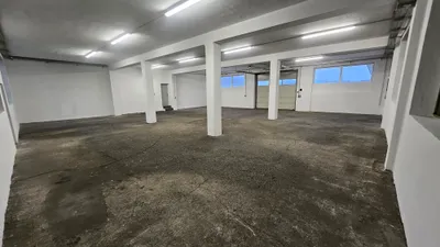 Gewerbeimmobilie mieten in Gmunden – 215 m², € 1.450 – Bild 8 von 9