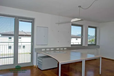 5-Zimmer-Gewerbeimmobilie mieten in Salzburg-Umgebung – 220 m², € 3.014 – Bild 4 von 6