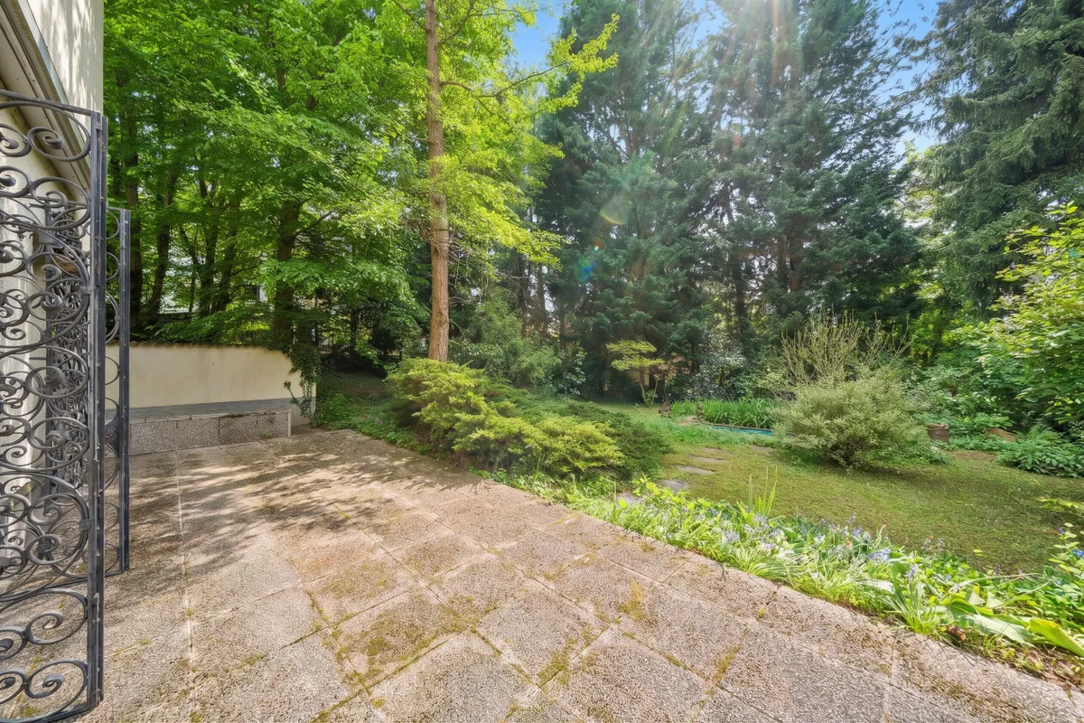 Wien-Penzing: Villa auf 2333 m² großem parkähnlichem Baugrundstück mit absoluter Privatsphäre und idyllischer Ruhe – pohled 2