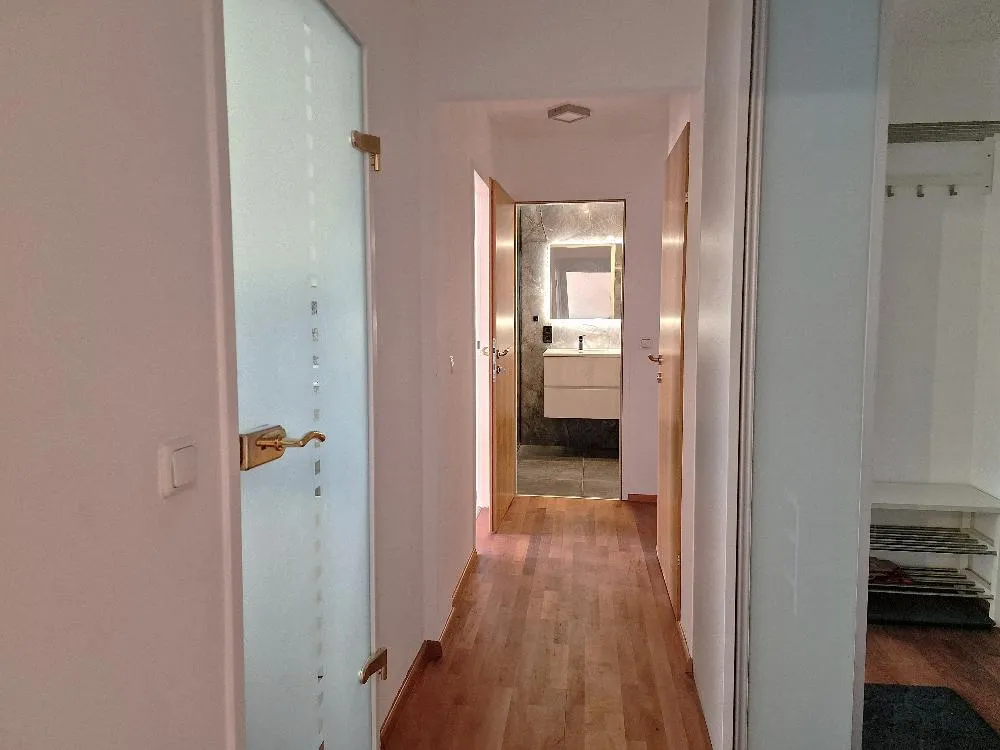 Sehr helle und kompakte Familienwohnung im 4. Liftstock mit guten Verkehrsanbindungen - Ansicht 3