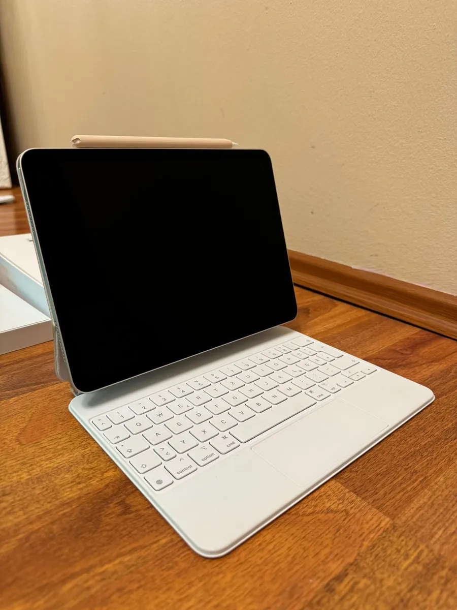 Apple iPad Air 5. Generation 256 GB + Magic Keyboard + Apple Pencil 2 ...