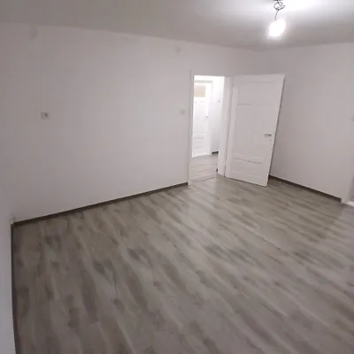 5-Zimmer-Haus mieten in Wels – 120 m², € 1.495 – Bild 2 von 6
