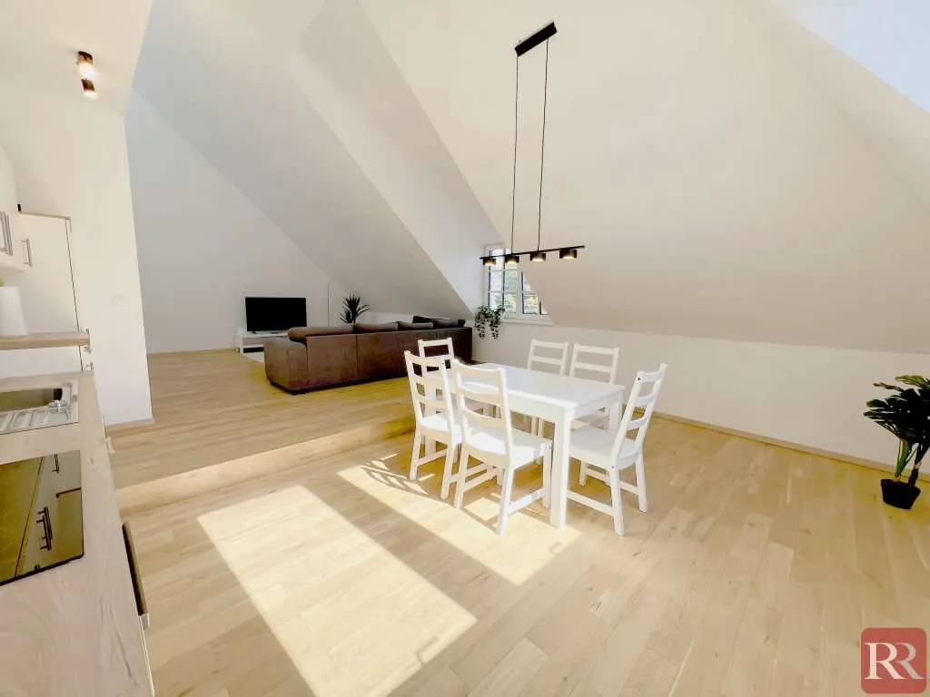 Exklusive Dachgeschosswohnung im Herzen von Klosterneuburg – pohled 2
