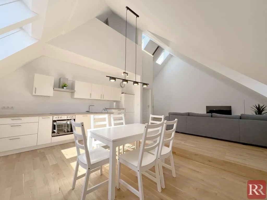 Exklusive Dachgeschosswohnung im Herzen von Klosterneuburg – pohled 3