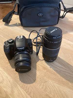 Canon EOS 1000d + 2 Objektive + Kameratische + 2024 weiteres Zubehör