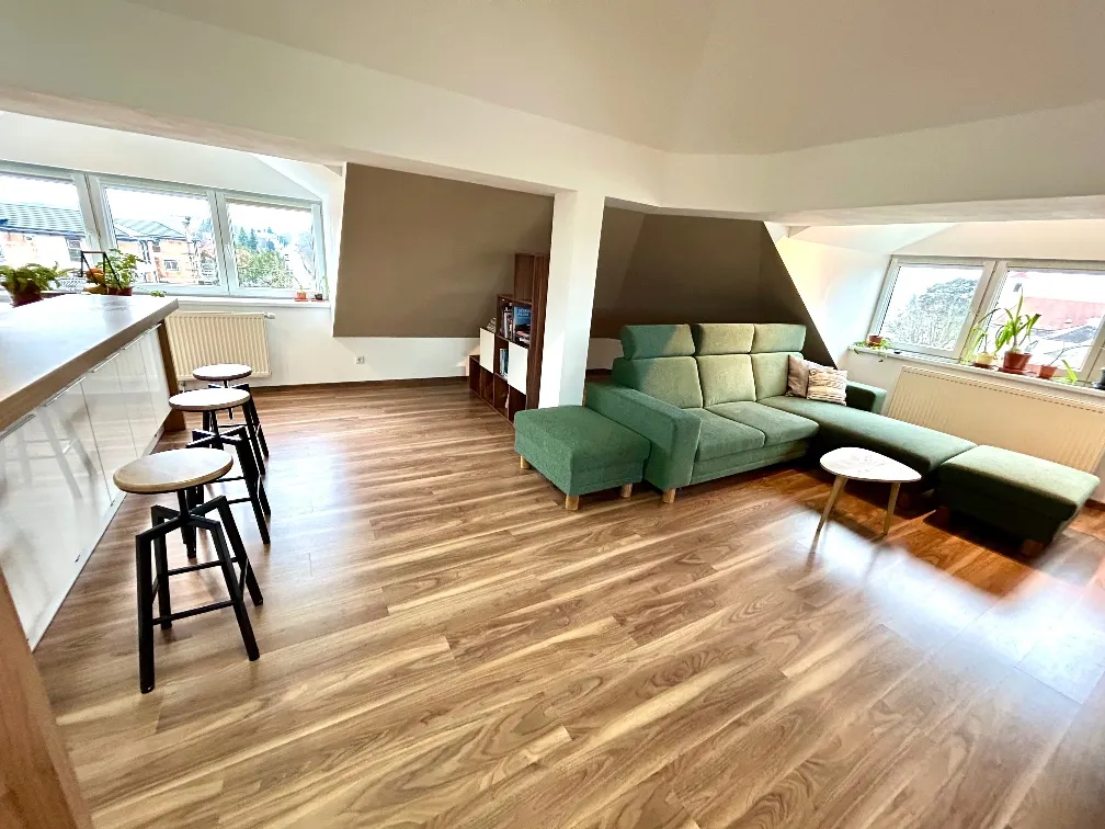 3-Zimmer-Dachgeschosswohnung (110,54 m²) mit Terrasse & 2 Parkplätzen - 5 Min. zum Bahnhof - Privatverkauf - Ansicht 2