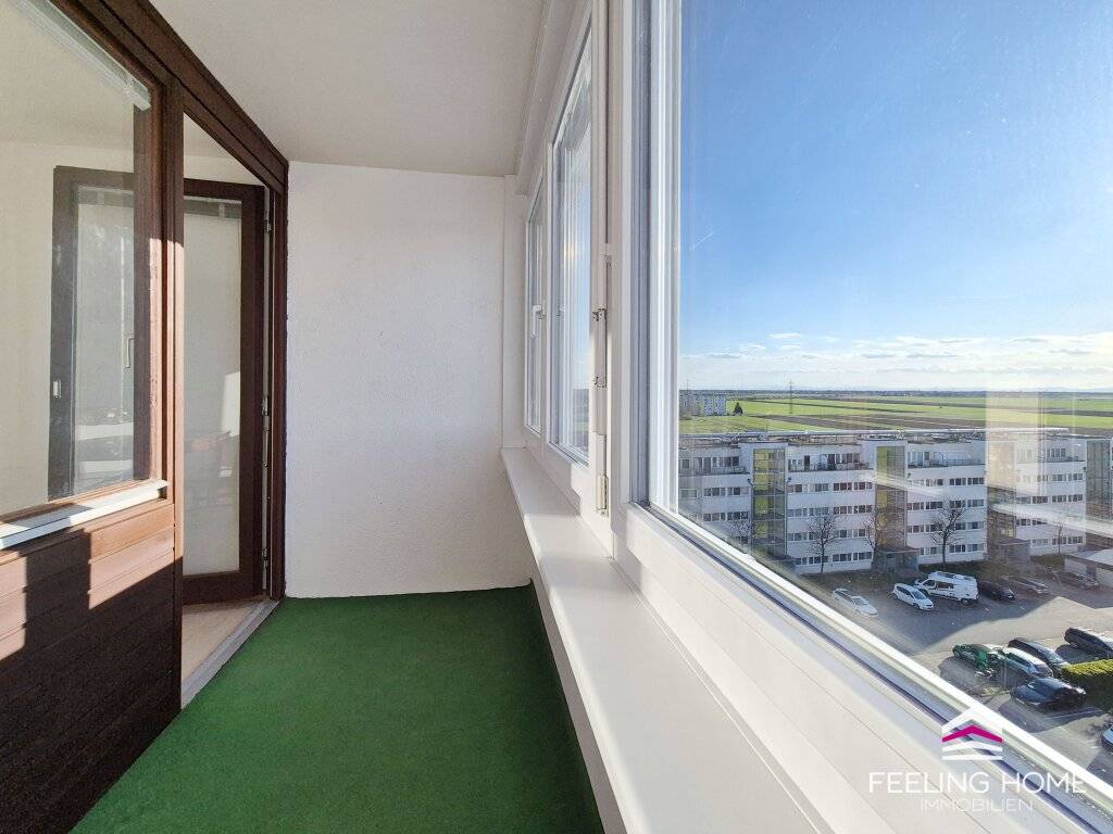Helle 3-Zimmer-Loggia-Wohnung im 7. Liftstock mit schönem Fernblick bis zum Schneeberg! - Ansicht 2