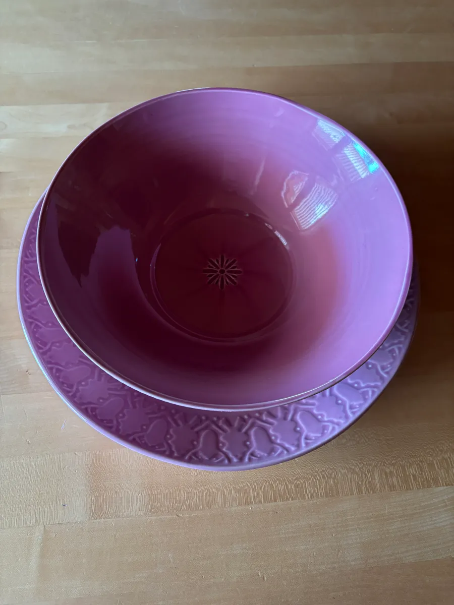 Schüssel und Servierplatte rosa, Ikea Sommar, € 30,- (1170 Wien)