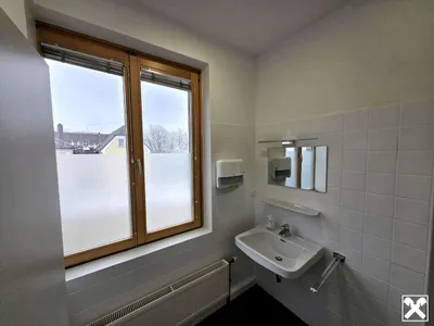 7-Zimmer-Gewerbeimmobilie mieten in Amstetten – 159 m², € 8 – Bild 8 von 22
