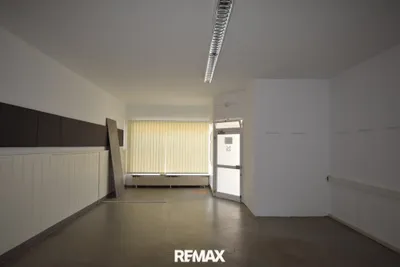2-Zimmer-Gewerbeimmobilie mieten in Amstetten – 85 m², € 625 – Bild 2 von 7
