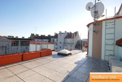 Lichtdurchflutete Dachgeschoßwohnung mit sehr großer Terrasse in der Wolfganggasse – Bild 3