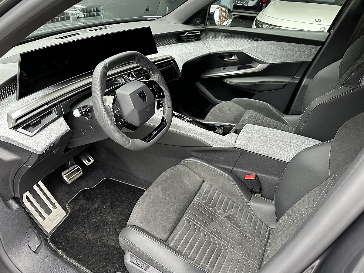 Peugeot 3008 GT 1.6 Plug-In Hybrid 195PS e-DCS7 – Bild 8