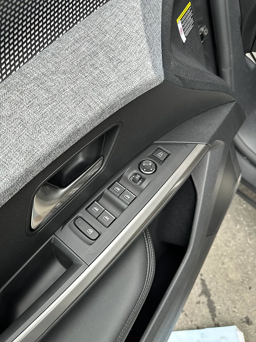 Peugeot 3008 GT 1.6 Plug-In Hybrid 195PS e-DCS7 – Bild 11