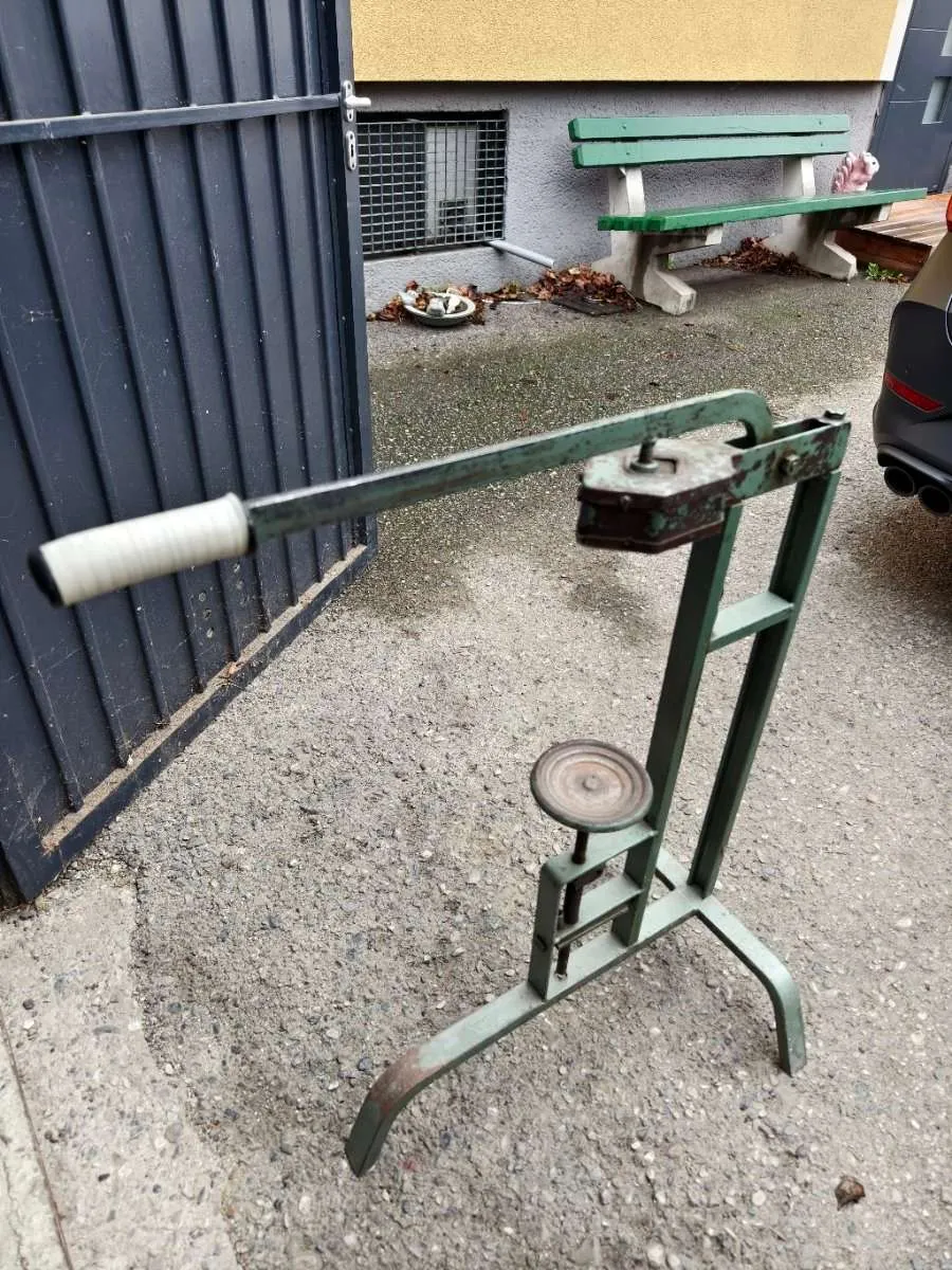 Standkorkmaschine Weinkorken mit 4 Backen kaufen Standkorkmaschine Weinkorken mit 4 Backen kaufen
