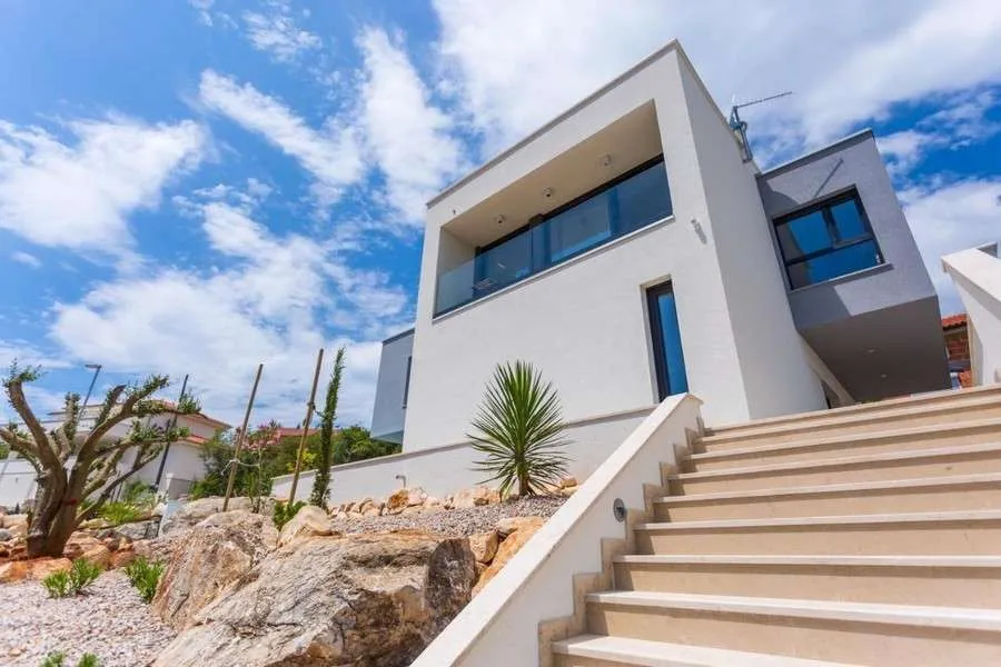Moderne, luxuriös ausgestatte Villa auf der Insel Krk - View 2
