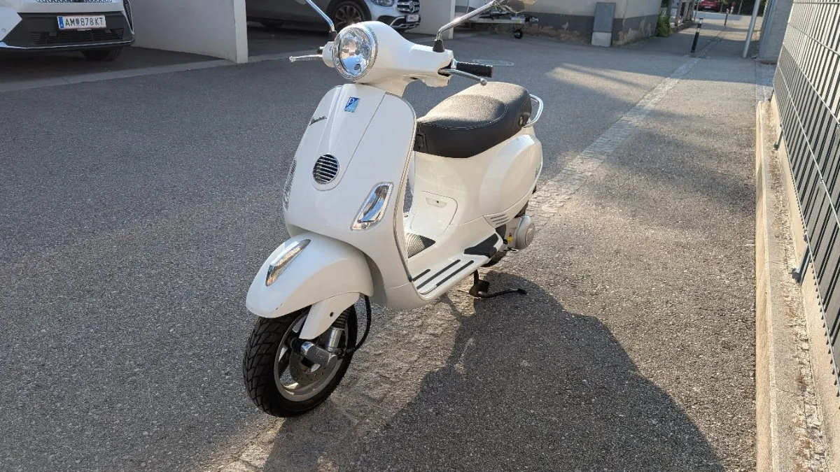 Vespa LX