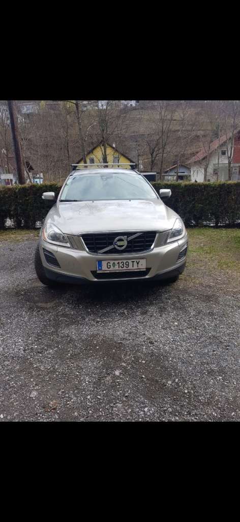 (reserviert) Volvo XC60 1984 cm3 SUV / Geländewagen