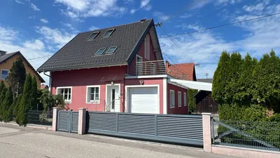 6-Zimmer-Haus mieten in Vöcklabruck – 160 m², € 1.200 – Bild 1 von 23