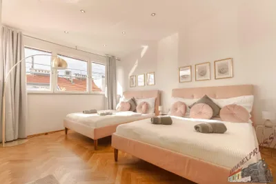WG Traum im DG! 4 Schlafzimmer plus extra Wohnoase inkl.Küche sowie inkl. Heizkosten & Warmwasser