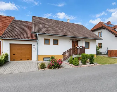 7-Zimmer-Haus kaufen in Hollabrunn – 125 m², € 279.000 – Bild 1 von 9