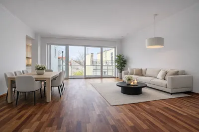 Moderne Dachgeschosswohnung mit großer Terrasse – Bild 2