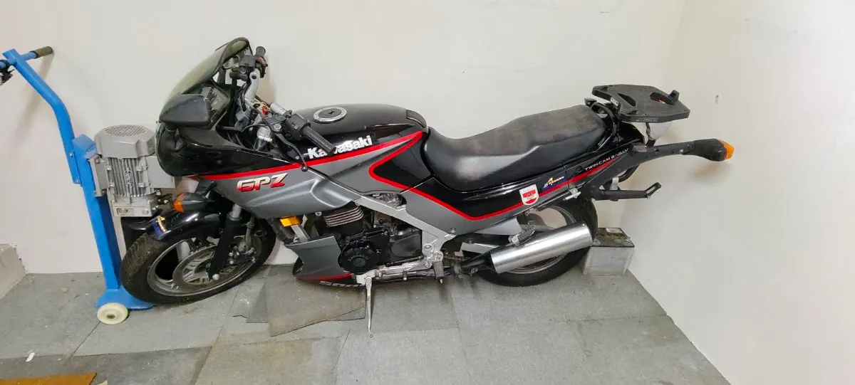 Kawasaki GPZ