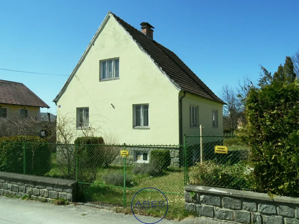 Haus, renovierungsbedürftig, in sehr guter Lage - Ansicht 2