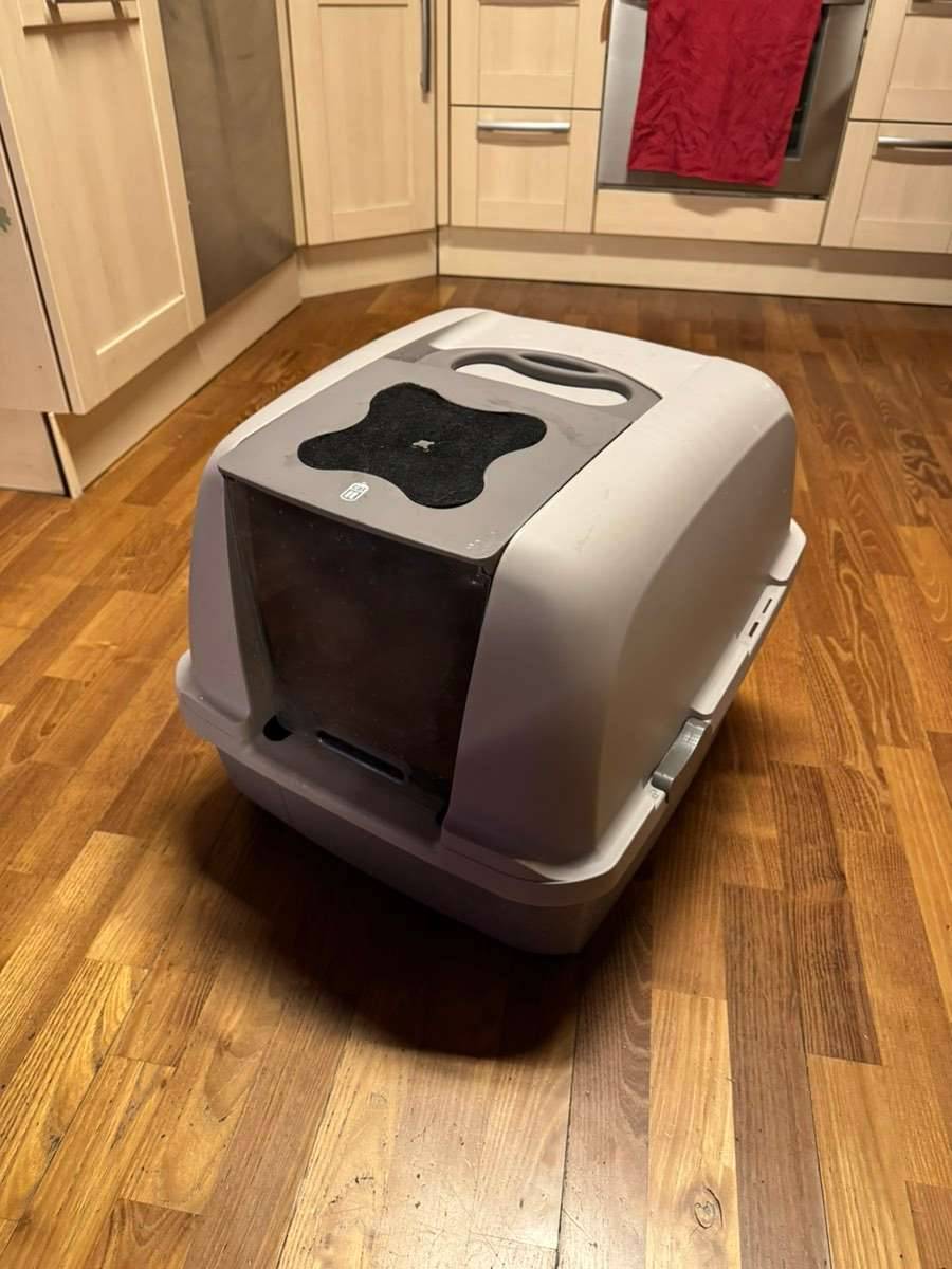 Catit Jumbo Katzentoilette mit Abdeckung und Filter, beige/ grau,  20,-  (1220 Wien) - willhaben